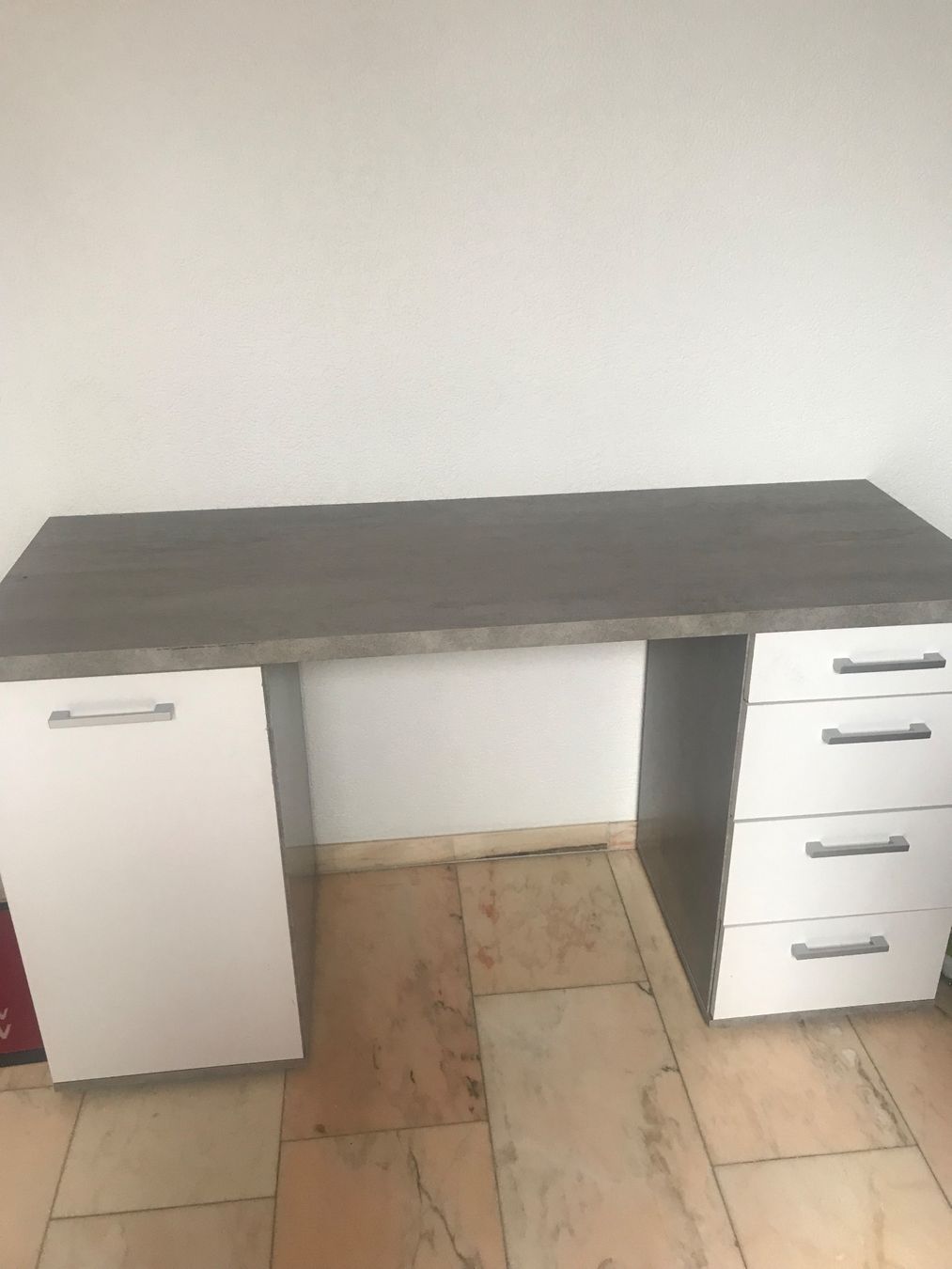 Conforama Scrivanie: Schreibtisch – Usato da Oftringen venduto da mbc_b8vr