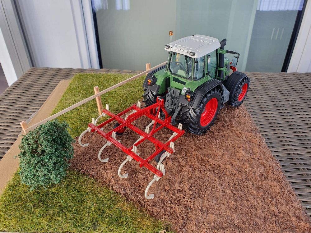 Diorama 1:32 Landwirtschaft Acker Zaun Wiese passt zu Fendt | Kaufen