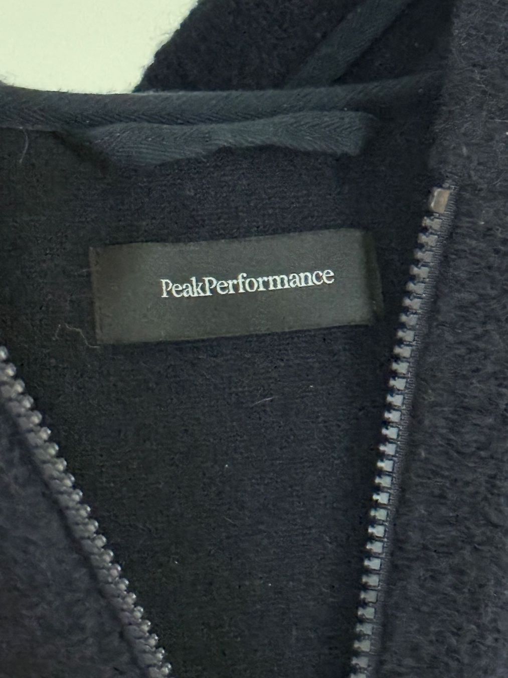 Peak Performance Maglioni & Felpe: Peak Performance Fleecepullover mit Kapuze, Dunkelblau, Gr S – Usato da Unterägeri venduto da Lerchemeerenge 2