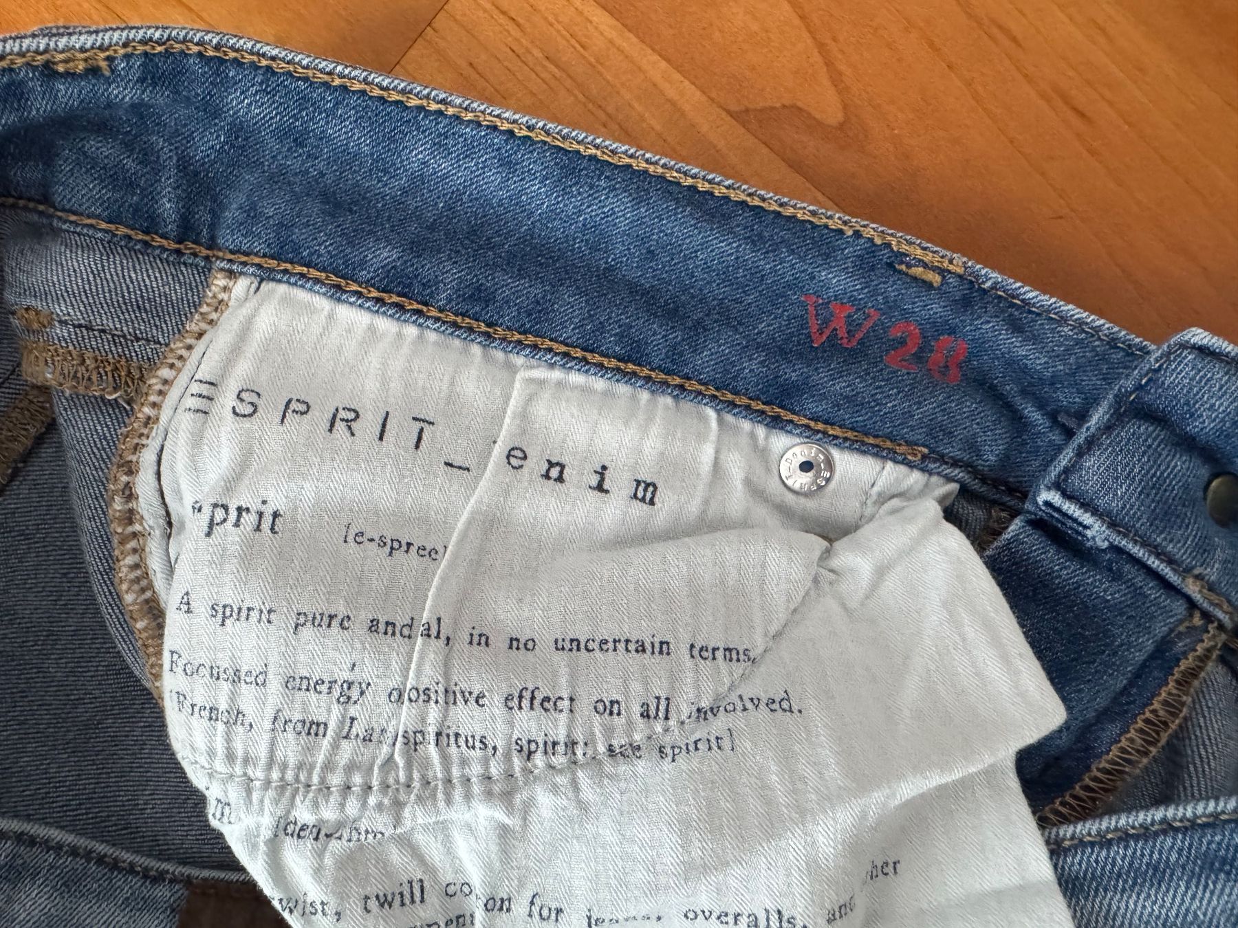 Esprit Jeans: 3/4 Jeans von Esprit Grösse 28, 35/36 – Usato da Schüpbach venduto da 2ndHandRose 1