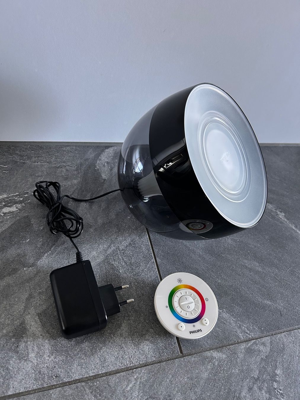 Philips Lampen: Philips Hue IRIS Tischleuchte - schwarz - Top neuwertig – Gebraucht aus Schongau von Designart 1