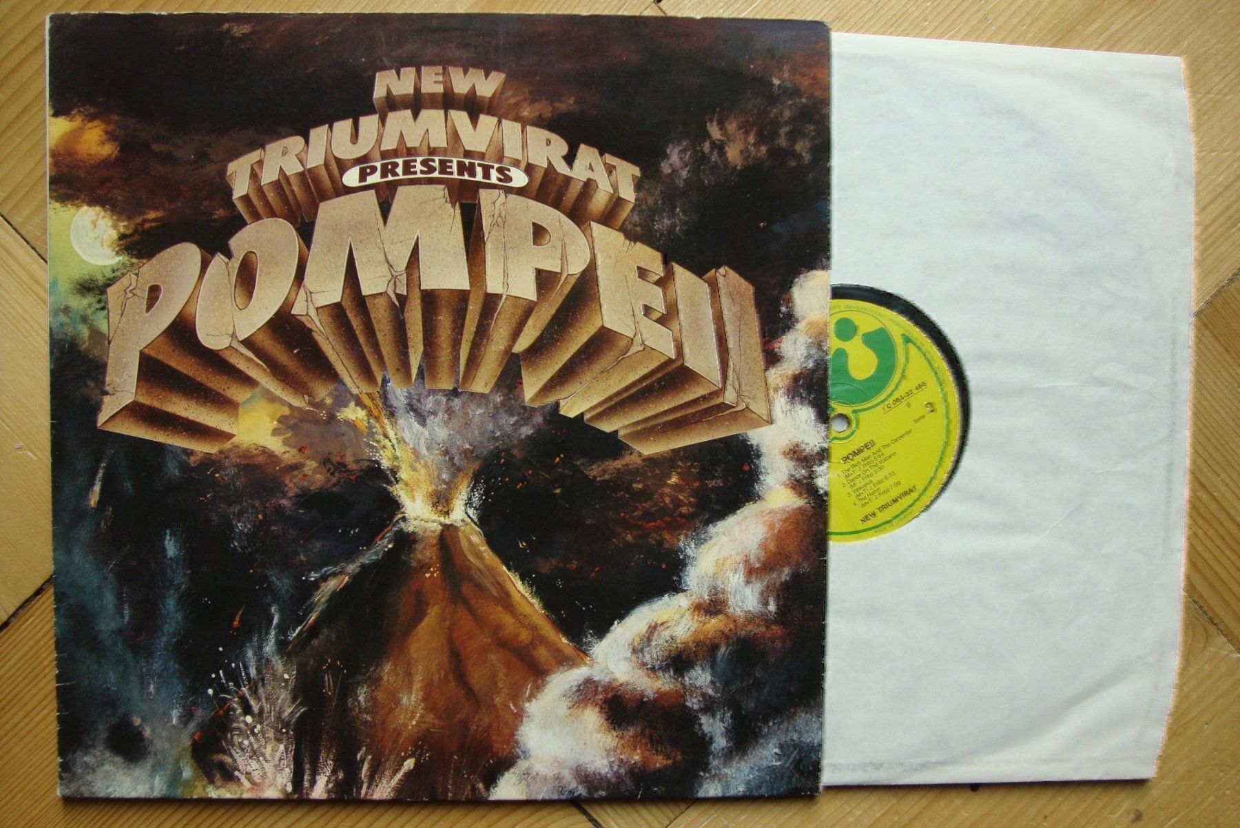Dischi in vinile: NEW TRIUMVIRAT - Pompeii - LP 1977 – Usato da Bern venduto da carola31