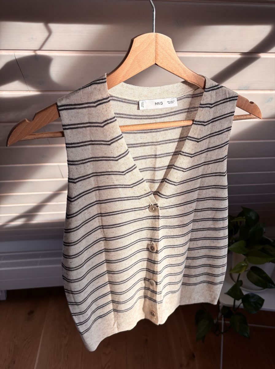 Mango Top: Mango knit summer vest  – Nuovo (secondo la descrizione) da Kilchberg ZH venduto da ben_pc68 7