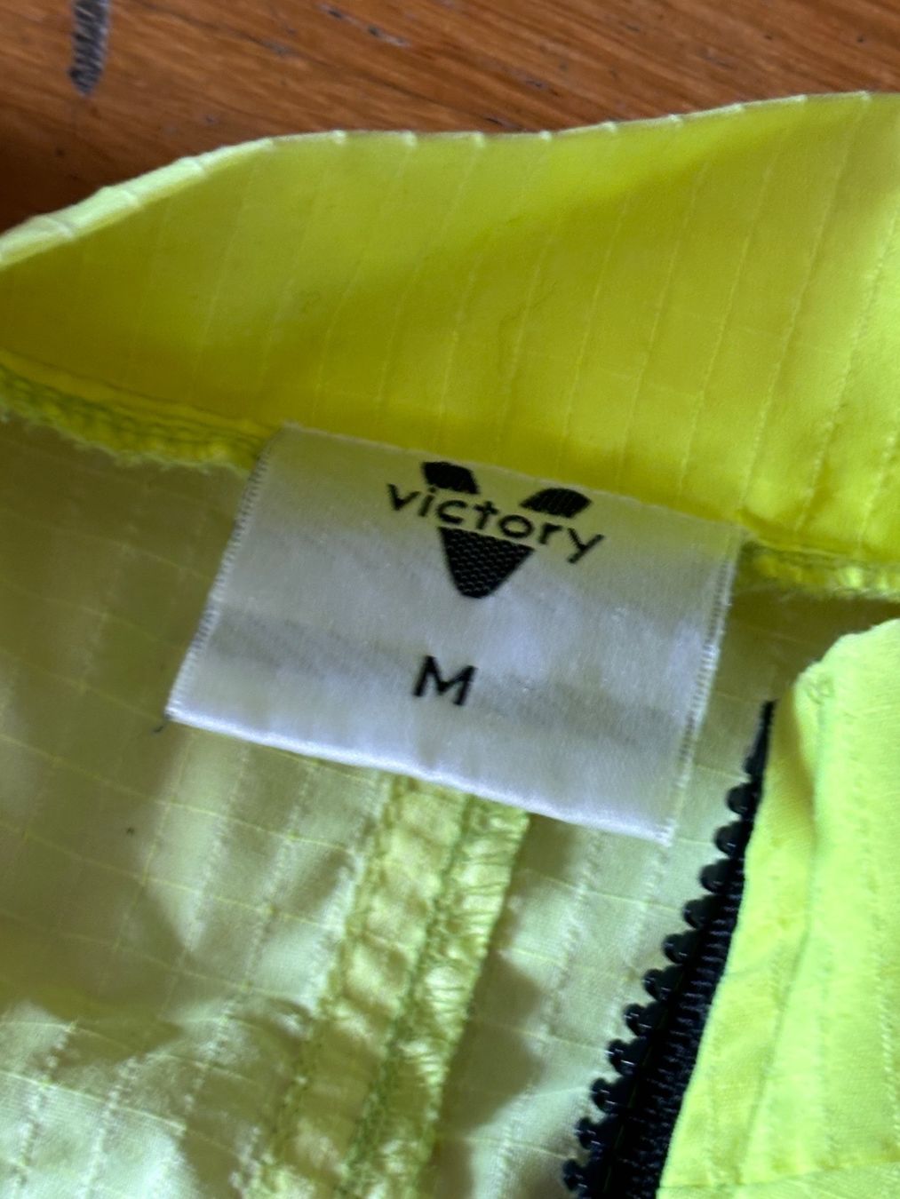 Victory Jacken: Veste de sport / coupe-vent / marche / vélo – Gebraucht aus Clarens von Scottoara 2