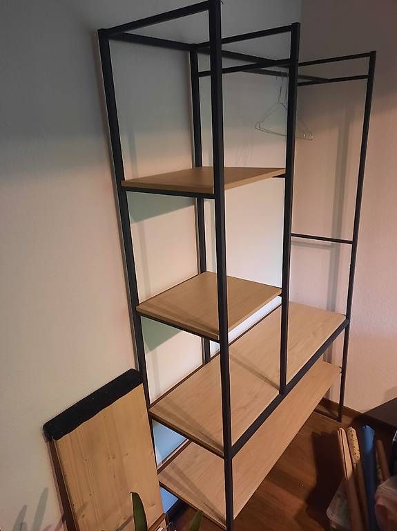Scaffali: Étagère avec porte manteaux  – Usato da Morges venduto da har_hq27