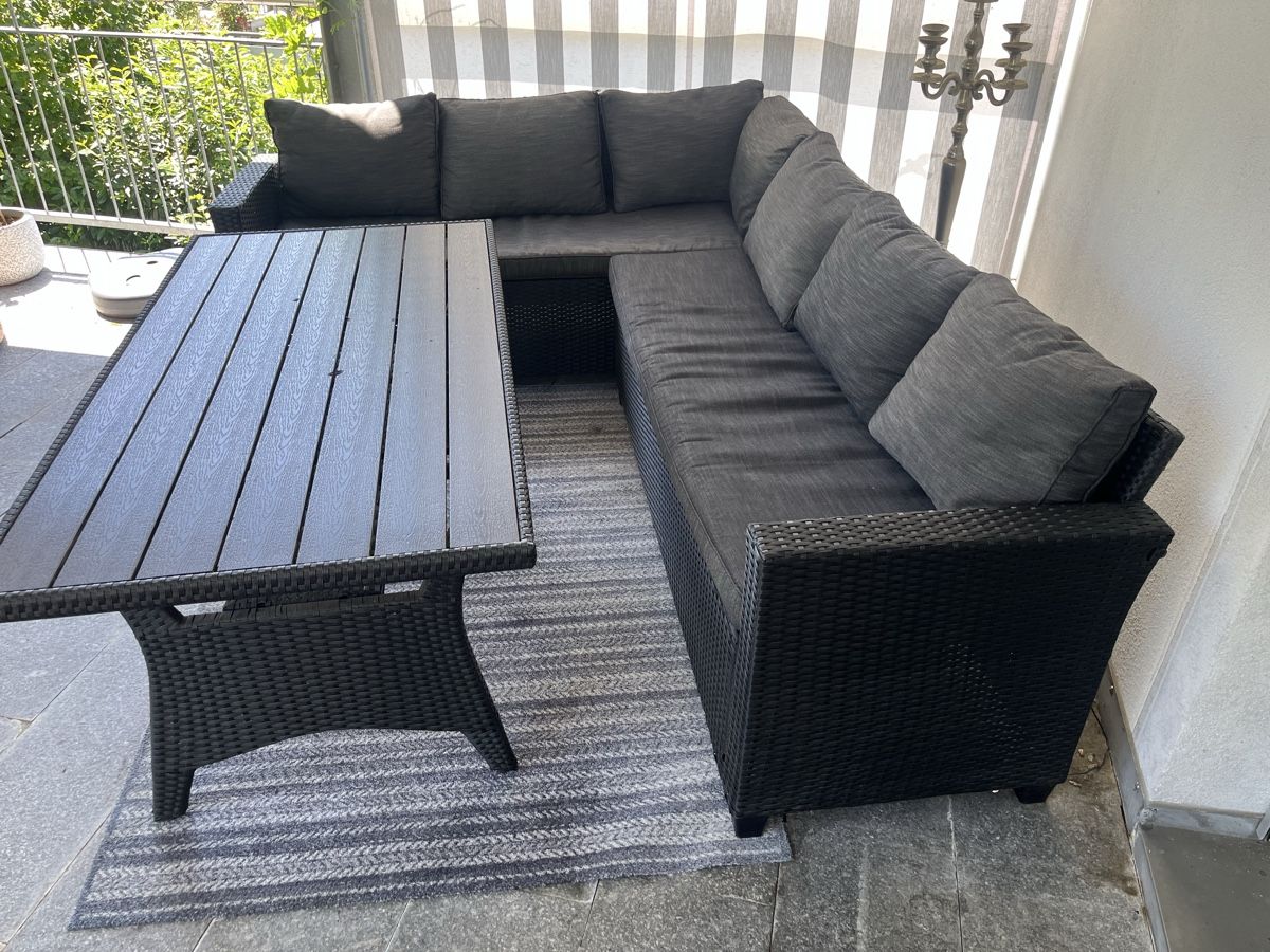 Set di tavolo e panche: Rattan Balkon- / Gartenmöbel – Usato da Effretikon venduto da ret_n2mj 3