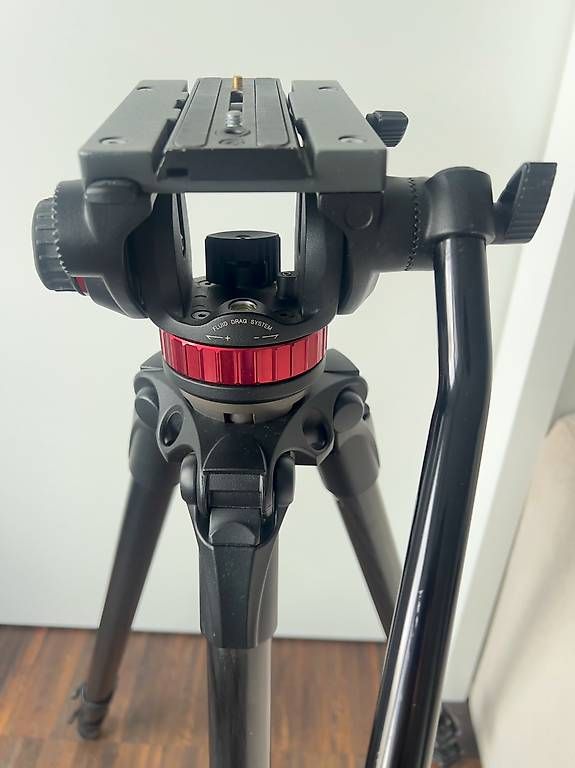 Manfrotto Treppiedi & Teste: Manfrotto 535 MPRO Stativ + MVH502AH Fluid Drag System Head – Usato da Zürich venduto da bol_mwt9 3