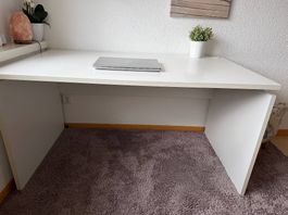 Schreibtisch 