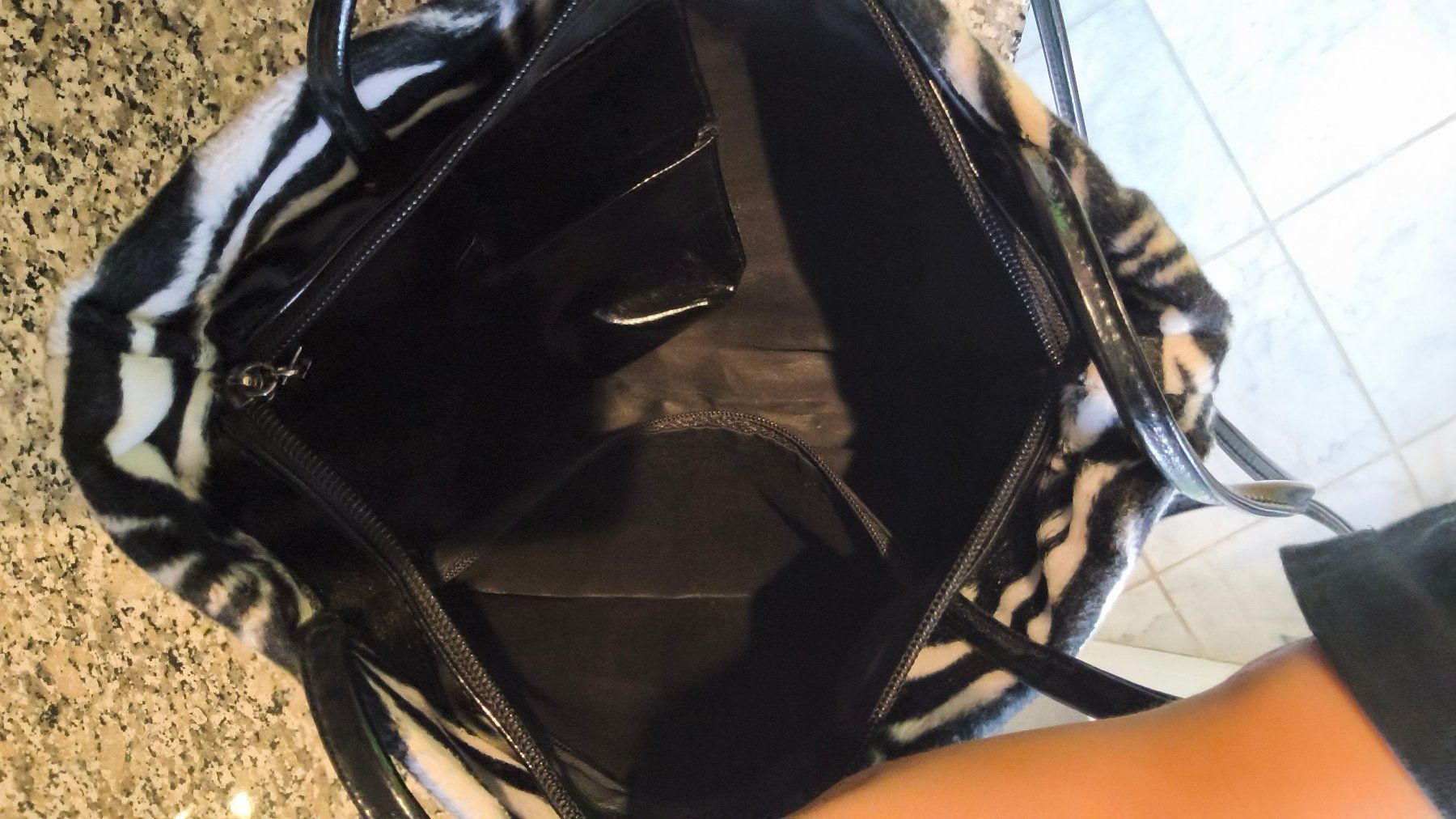 Taschen für Damen: Zebra Damentasche – Gebraucht aus Steckborn von JoBox 4