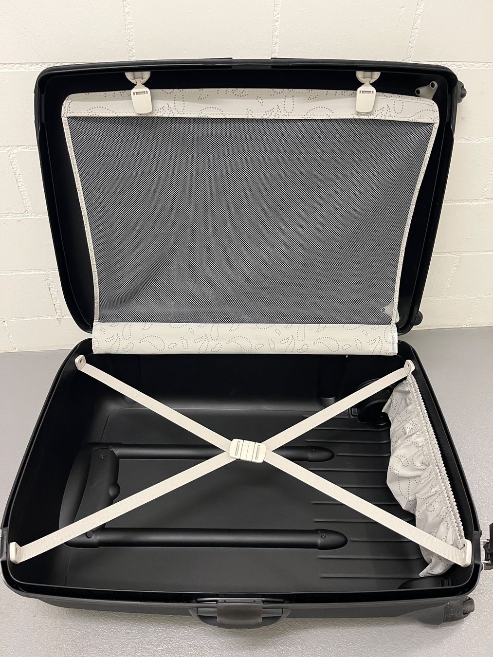 Samsonite Valigie: Top Samsonite Hartschalenkoffer schwarz – Usato da Schaffhausen venduto da Marlies777 2