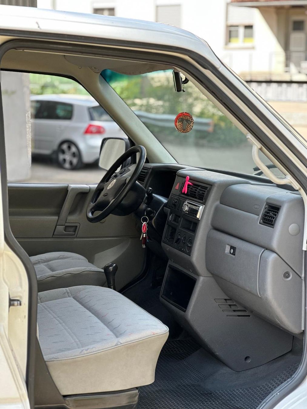 VW Veicoli da campeggio: VW Transporter T4 TDI Weiss Camper – Usato da Steinach venduto da GTI007 5