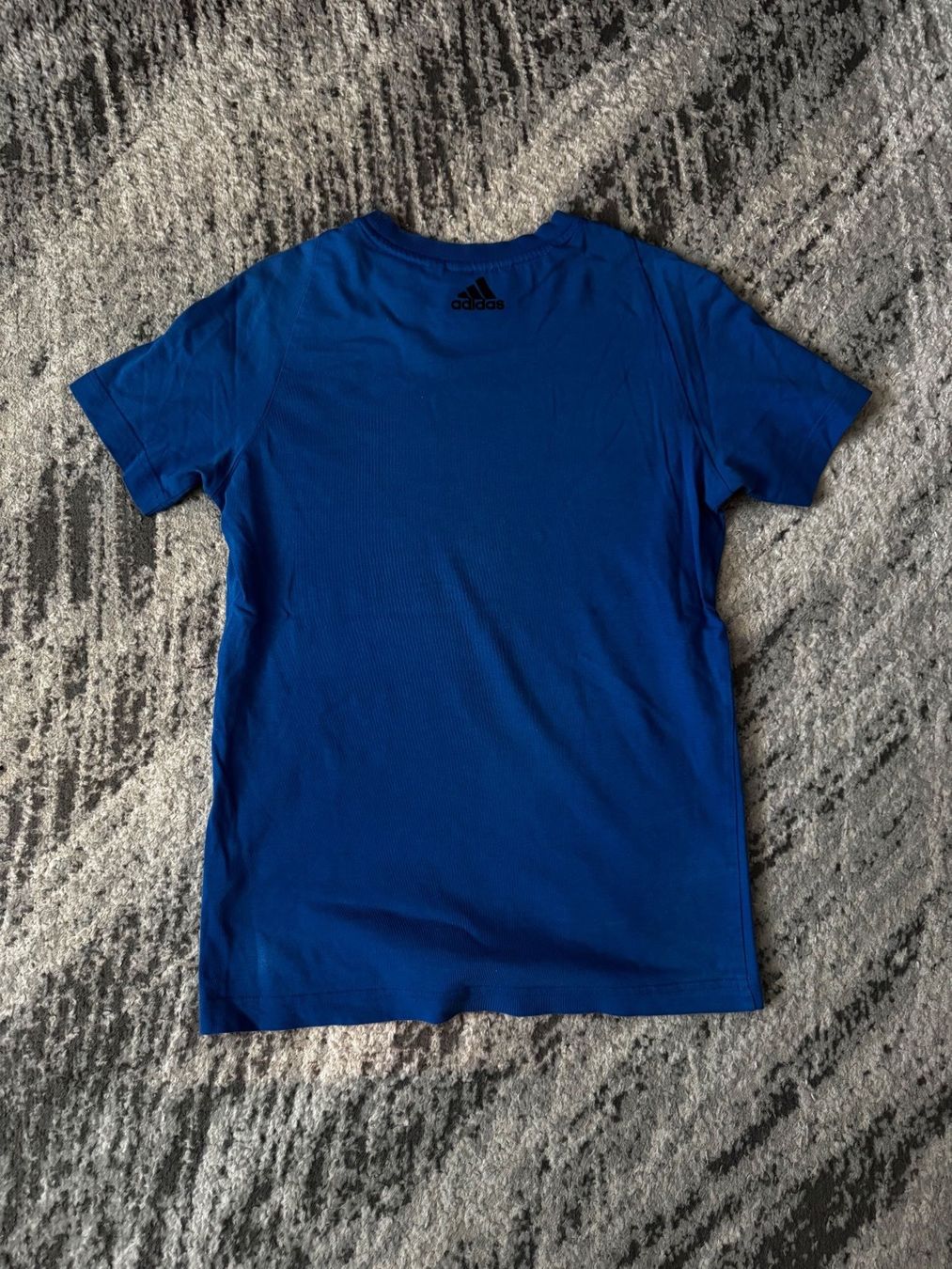 T-shirt: t-shirt adidas bleu – Usato da Conthey venduto da val_l9md 1