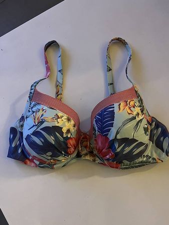 wunderschönes Bikini Oberteil mit Blumenmuster Grösse