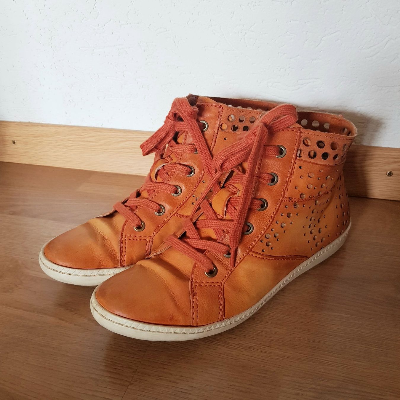 Mjus Scarpe da donna: Leder Sneaker MJUS Gr.38 – Usato da Merligen venduto da muss_haben 1
