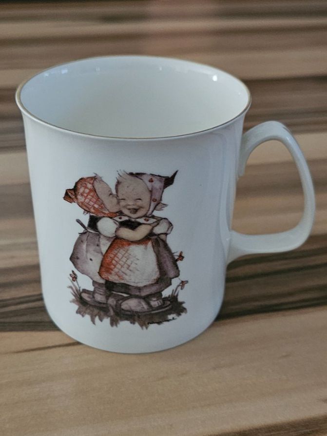 Hummel Tassen: M.J Hummel- Tasse – Neu (gemäss Beschreibung) aus Geuensee von JeMaUrPe