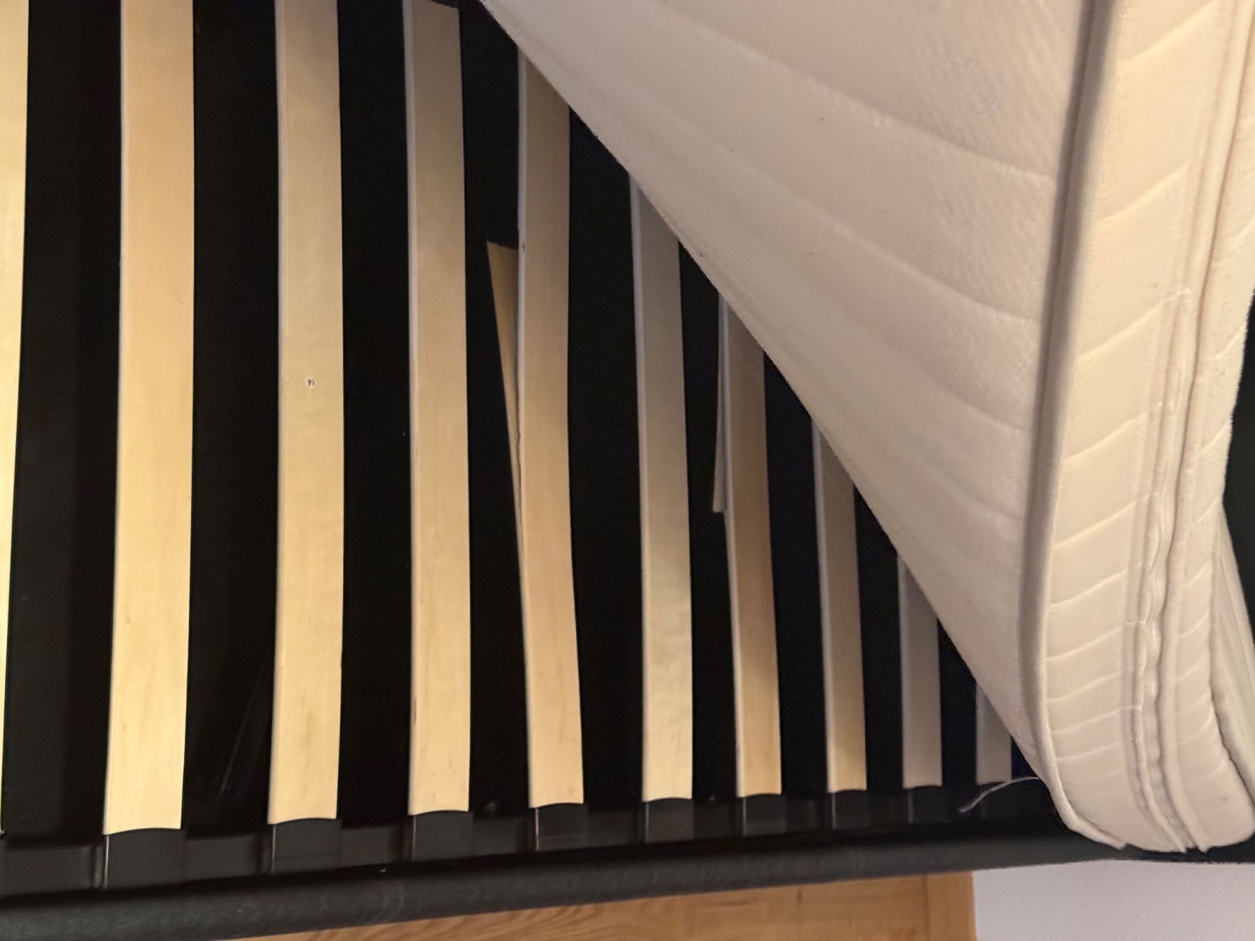 Letti: Bed frame with mattress dark grey – Usato da Biel/Bienne venduto da alg_wnh5 1