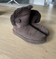 Original UGG Bailey Button Boots Braun Gr. 39 – Lammfell, se