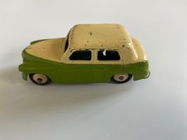 3 Dinky Toys Autos