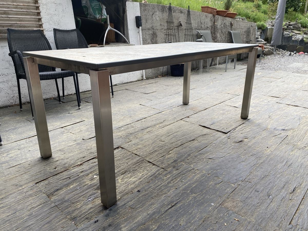 Tavoli: Edler Hutter Gartentisch mit Schiefer geflammt! – Nuovo (secondo la descrizione) da Belpberg venduto da ingeli