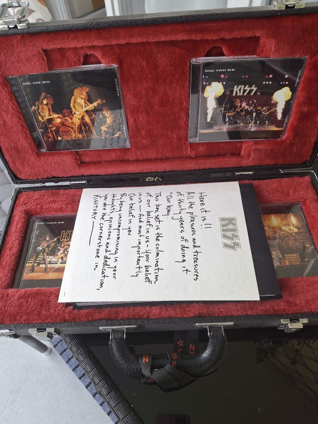CD: KISS Guitarren Box set  – Usato da Alpnach Dorf venduto da dek_s78g 2