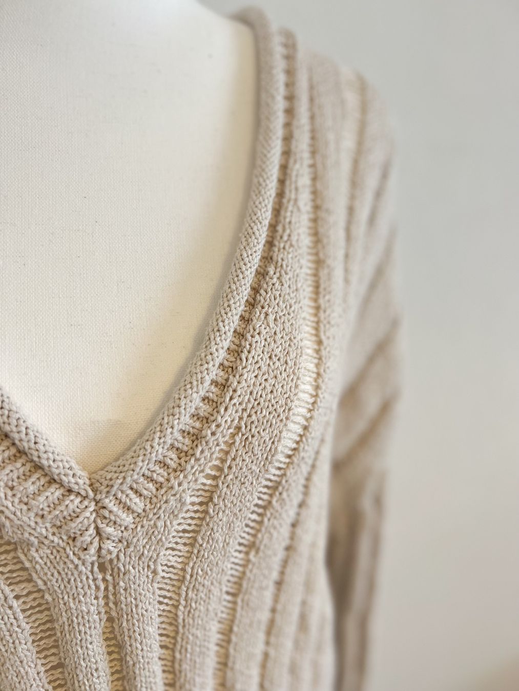 Maglioni & Felpe: Pull couleur crème – Usato da Lausanne venduto da Greenbyaudrey