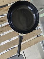 Bratpfanne schwarzer Durchmesser 24cm Gebrauchte Bedingung