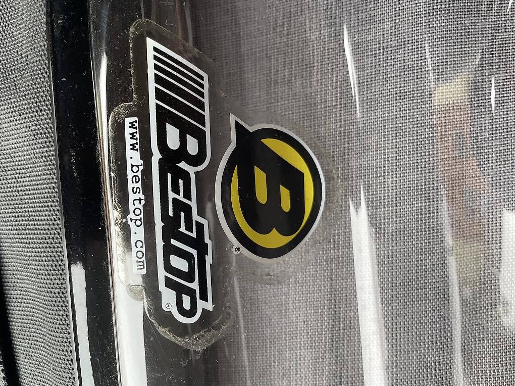 Jeep Tutti pezzi di ricambio auto: Softtop verdeck jeep wrangler jk – Usato da Landquart venduto da ChristianD02 4