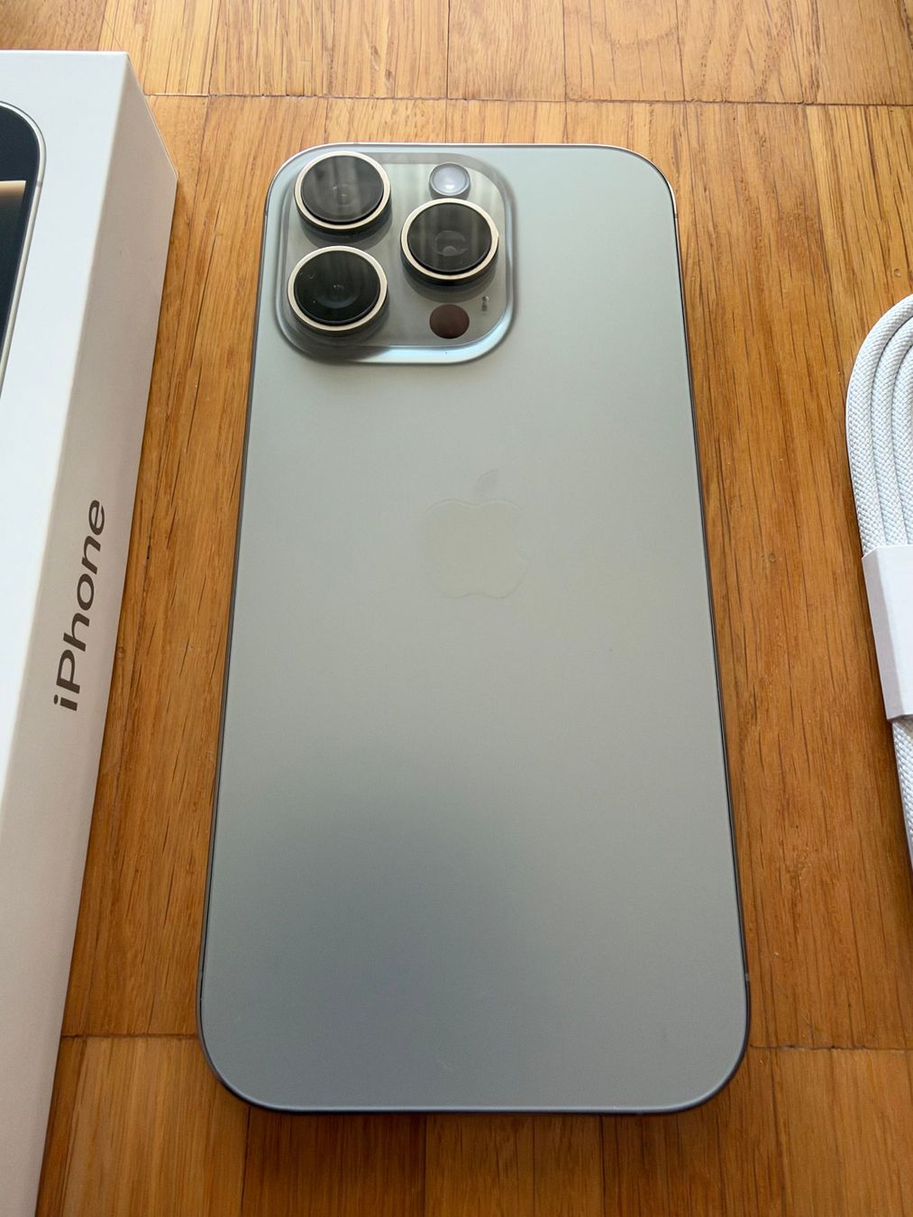 Apple Telefoni cellulari / Smartphones: Apple iPhone 16 Pro - 512GB - Natural Titanium – Usato da Chavannes-Renens venduto da skyfly55 2