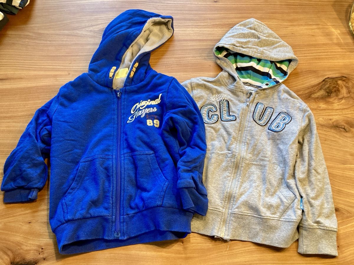 Lotti & Set di vestiti: Jungs Oberteile 98/104 – Usato da Diessbach b. Büren venduto da Lin_Liv 1