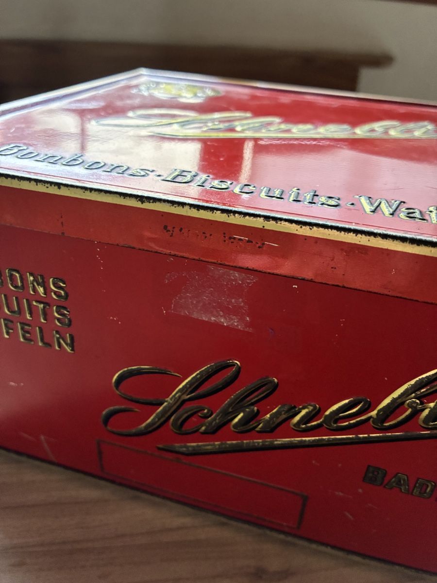 Zuckerdosen: Blechdose Schnebli Bonbons Biscuits Waffeln rot – Gebraucht aus Schlossrued von sumoggu 1
