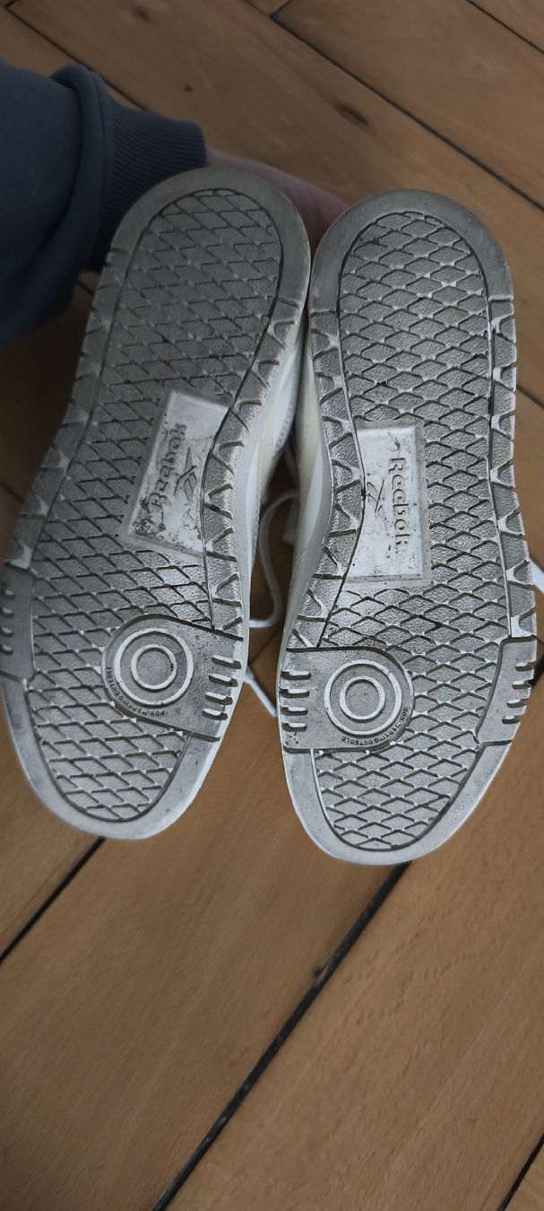 Reebok Scarpe da uomo: weisse Reebok Sneaker, Grösse 40.5 - Zeitlos – Usato da Fribourg venduto da swi_b7rt 4