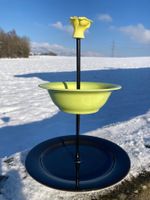ETAGERE  MIT  PORZELLANROSE  GESCHRAUBT