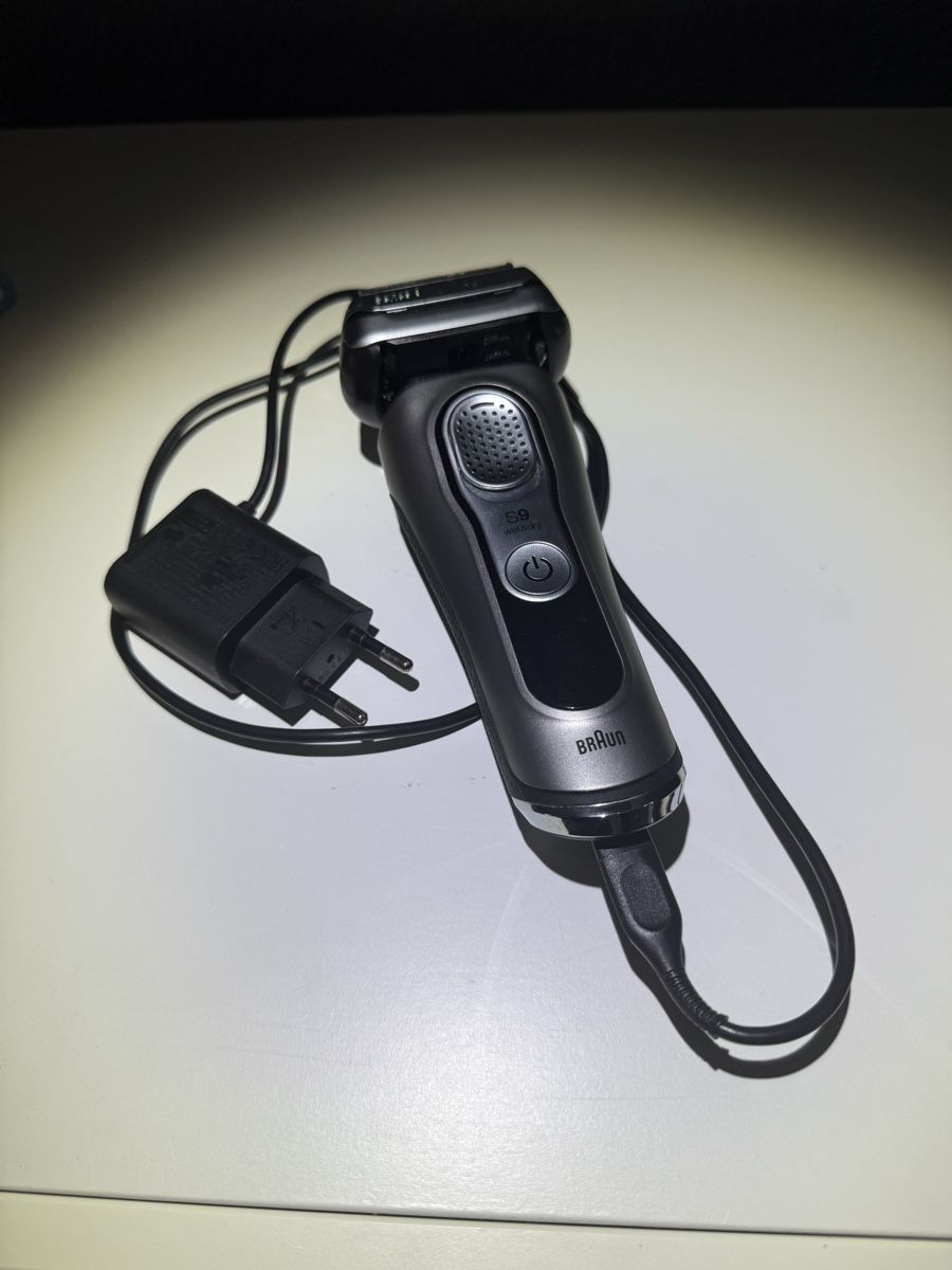 Braun Rasoi & Lamette da barba: Braun Rasierer Series 9  – Usato da Otelfingen venduto da Otto4 2