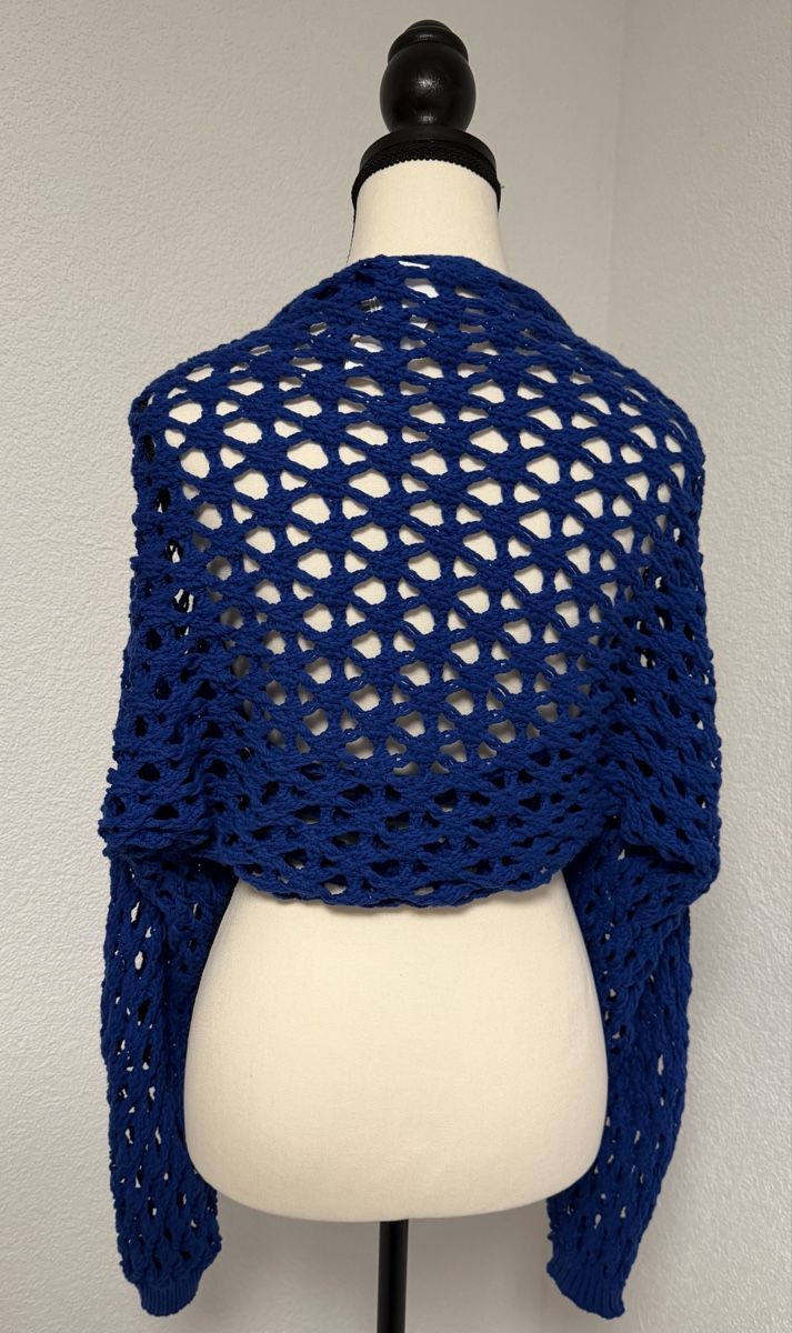 Pullover & Sweatshirts: Blauer Häkel-Cardigan – Gebraucht aus Rorschach von Tara234
