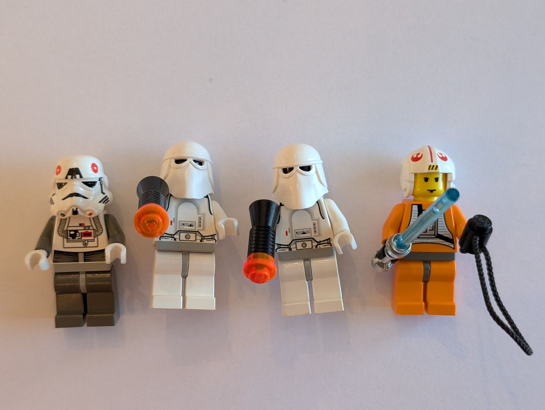 Lego Kit di costruzioni: LEGO Star Wars 4483 AT-AT mit Minifiguren – Usato da Wikon venduto da Gizmozilla 1
