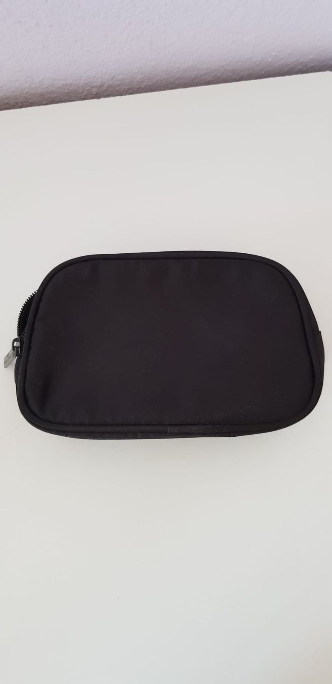 Sonstiges zum Basteln & Handarbeiten: Trousse Armani en nylon noire – Neu (gemäss Beschreibung) aus Versoix von aline_b 2