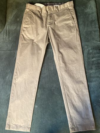 Tommy Hilfiger Chino mittelgrau, Gr. 32, Länge 30.