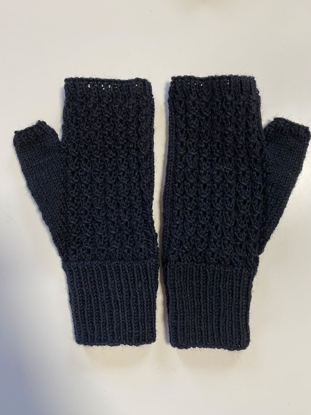 Handschuhe & Handstulpen: Handschuhe aus Wolle Handgestrickt unisex – Neu und originalverpackt aus Züberwangen von ConiBa 1