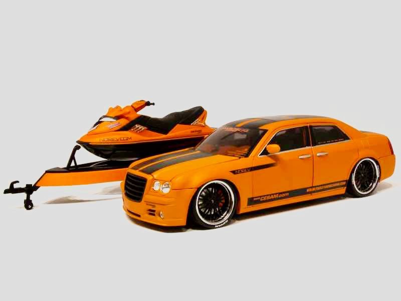 Chrysler Modellini d'auto: CHRYSLER 300C + JET SKI  BY PAROTECH – Nuovo e nell'imballaggio originale da Erlenbach im Simmental venduto da Model_box 5