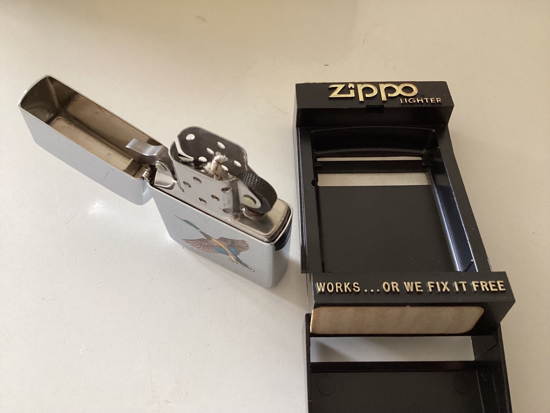 Zippo Accendini: Zippo mit der Abbildung einer Ente. Neu. – Nuovo e nell'imballaggio originale da Vacallo venduto da G1965 2