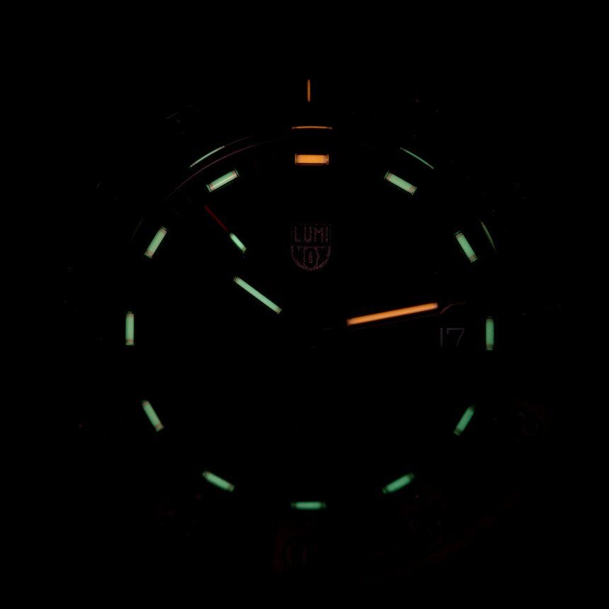 Luminox Orologi: Luminox Navy SEAL EVO Blackout neu – Nuovo e nell'imballaggio originale da Rapperswil SG venduto da WATCHTIMEBOX 7