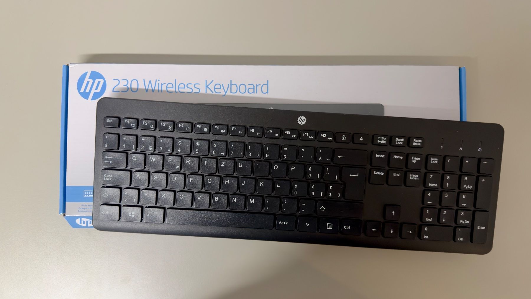 Hewlett Packard Tastiere: HP 230 Wireless-Tastatur – Usato da Wölflinswil venduto da sir_w9lr 1