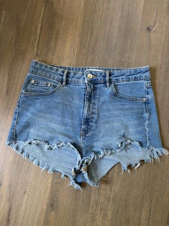 Kurze Zara Shorts in hellblau Grösse 40