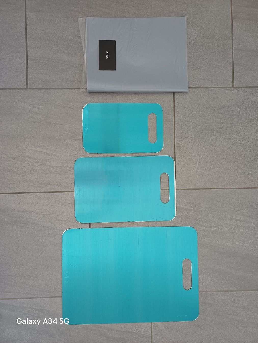 Elettrodomestici da cucina: Apex Titanium Schneidebrett-Set mit Antirutschmatte – Nuovo e nell'imballaggio originale da Rorschacherberg venduto da AlpGets