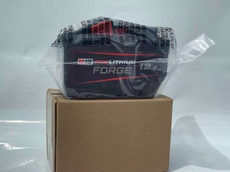 Milwaukee Akkus & Batterien: Milwaukee Akku M18FB12 FORGE REDLITHIUM 12.0 Ah Akku NEU – Neu und originalverpackt aus Schaffhausen von MX02 1