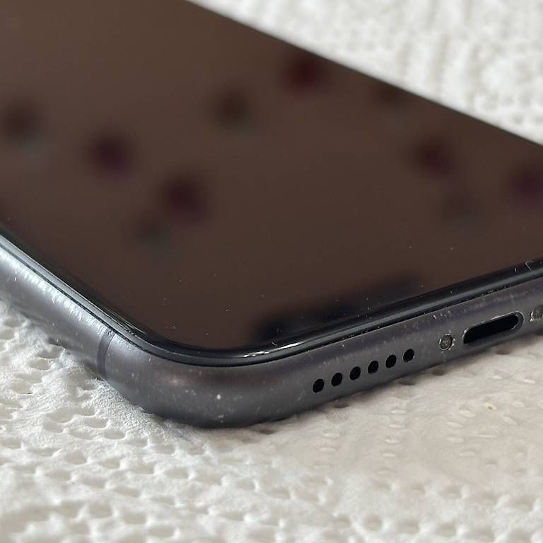 Apple Telefoni cellulari / Smartphones: iPhone 11, 64GB, Black – Usato da Wallisellen venduto da daniela3879 2