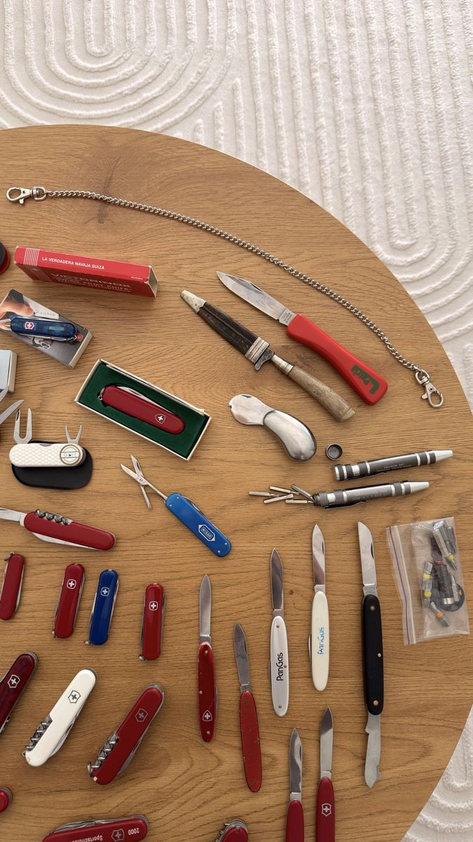 Victorinox Coltelli tascabile: Victorinox Wenger 🔥 – Usato da Däniken SO venduto da Zii.. 3
