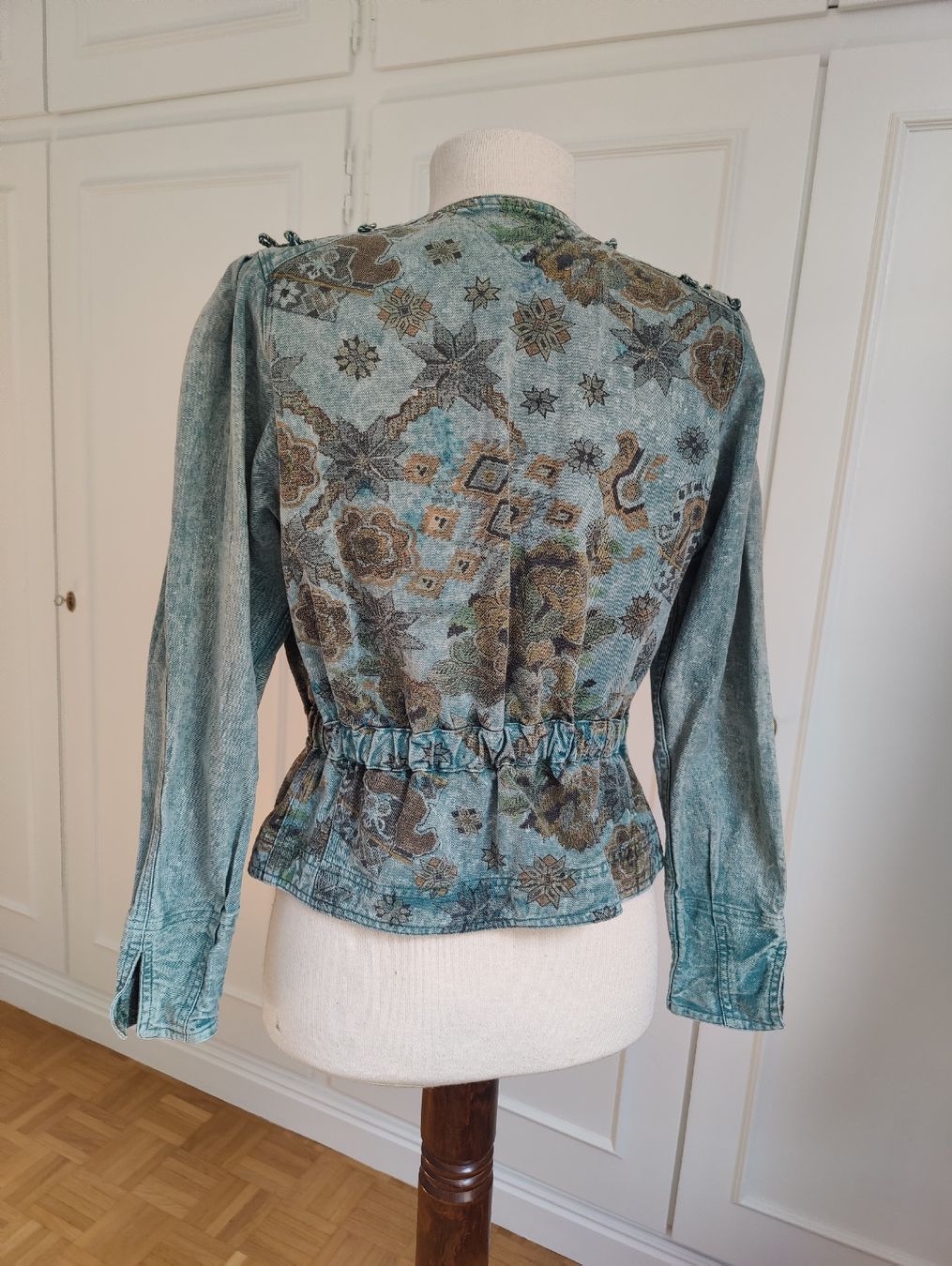 Jacken: Rare Vintage 80's Patterned Denim Jacket  – Gebraucht aus La Tour-de-Peilz von dAutrefois 1