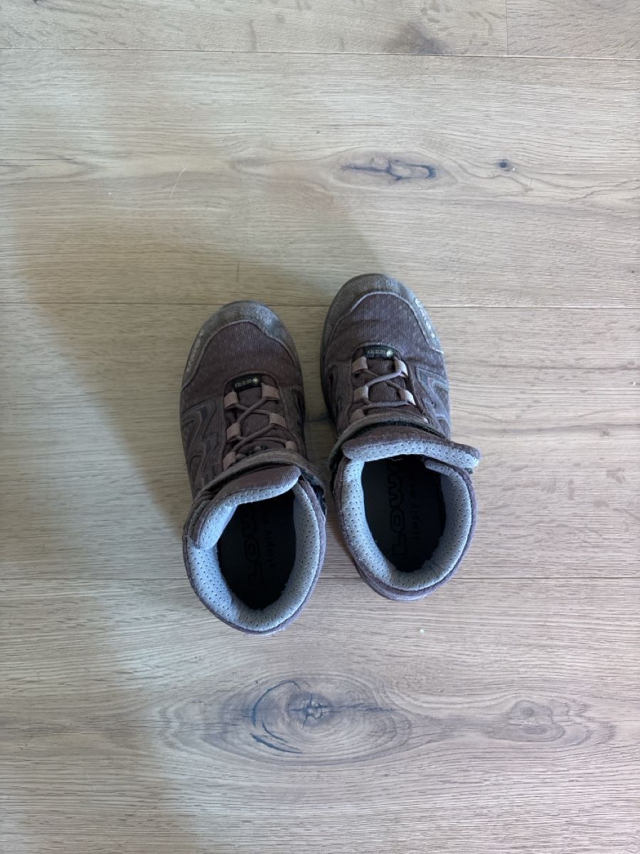 Lowa Schuhe für Jungen: Wanderschuhe Lowa Kinder – Gebraucht aus Kriens von Flavia015