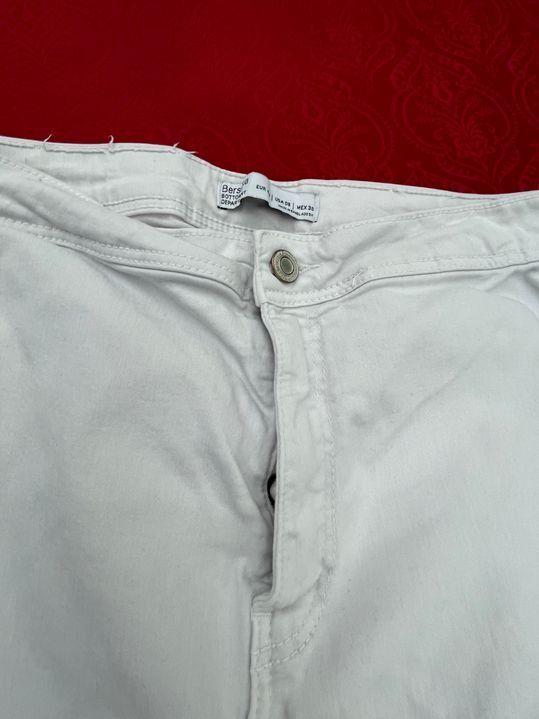 Bershka Hosen: Mädchen Hose Bershka 40 stretch weiss – Gebraucht aus Bergdietikon von antovale 1